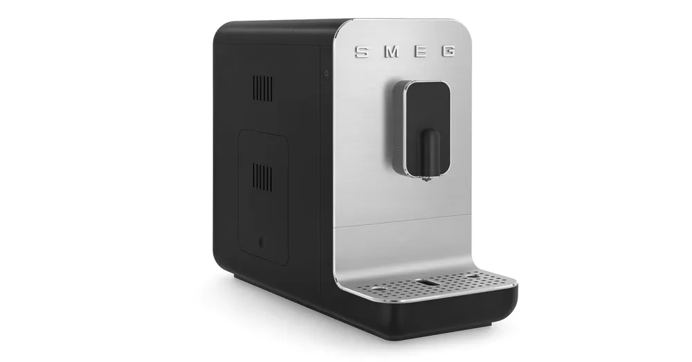 SMEG AUTOMATA KÁVÉFŐZŐ, Collezione design, matt fekete Gyors kiszállítás