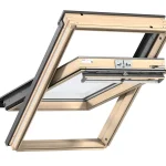 Velux, Tetőtéri ablak, GGL SK08 3070, 2-rétegű üveg, lakkozott fa, 114x140 cm Szezonális akció