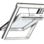 Velux, Elektromos tetőtéri ablak, GGU PK08 007021, 2-rétegű üveg, műanyag bevonat fa maggal, 94x140 cm Vásárlói kedvenc
